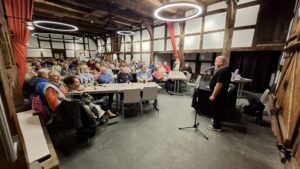 Bernd Gieseking im Spexarder Bauernhaus (Bild: Heimatverein Spexard)