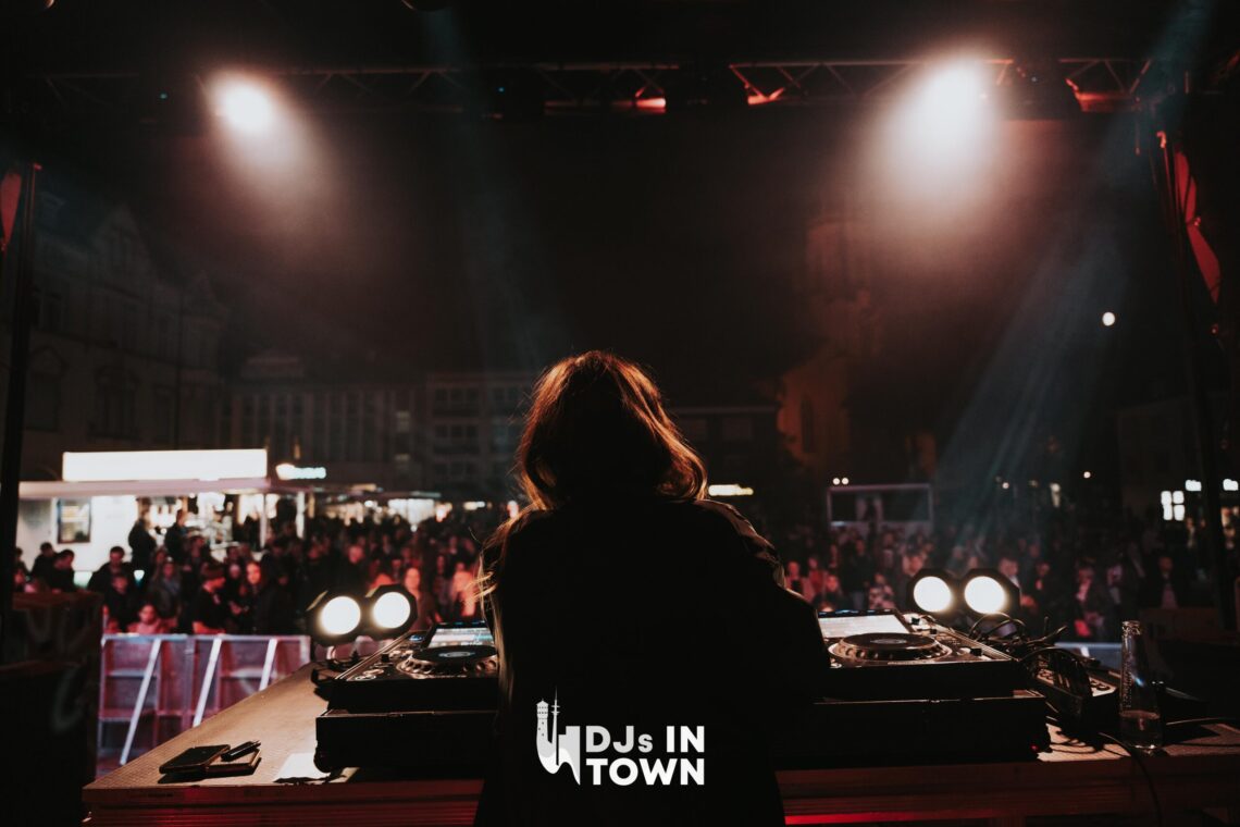 09-14 DJ’s in Town GT-12