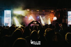 09-14 DJ’s in Town GT-77